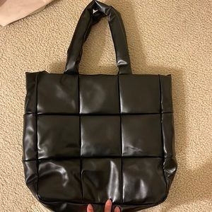 Faux Leather Puffer Tote 🖤